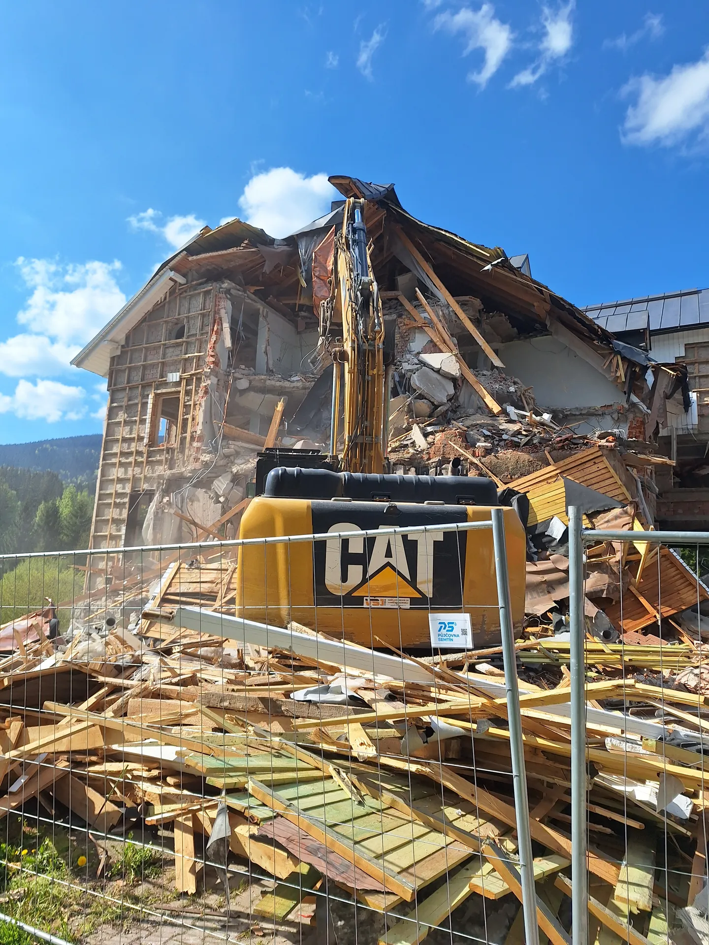 Demolice Hotelu Start Špindlerův Mlýn